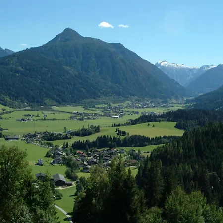 Appartement In Near Slopes Flachau